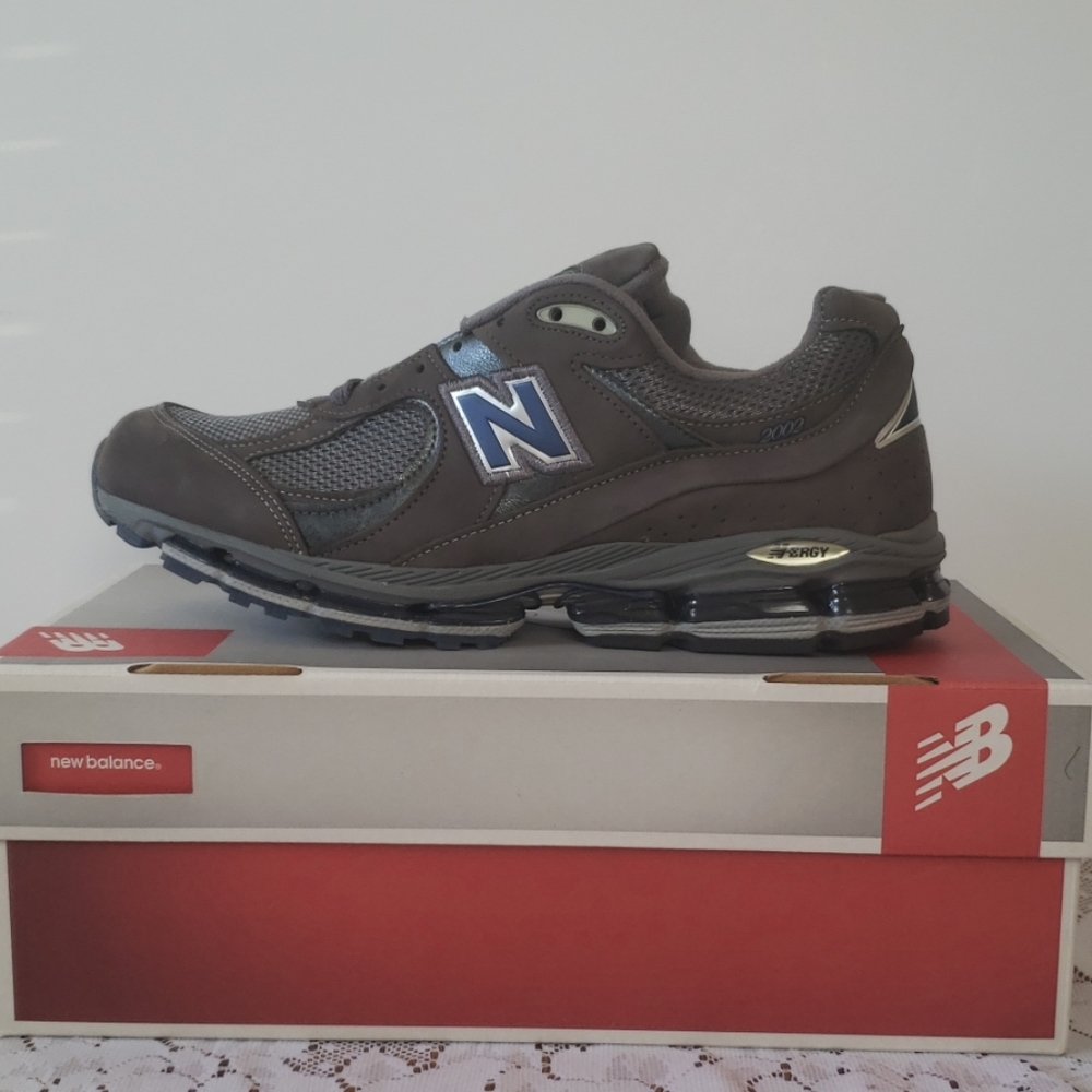 New Balance 2002 Heritage Collection Sneakers